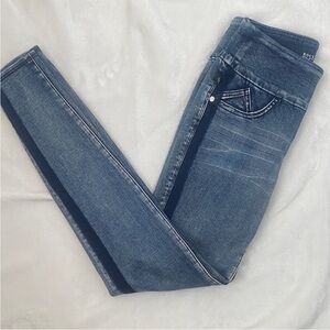 Rock & Republic Women's Denim Skinny Jeans. Size 2